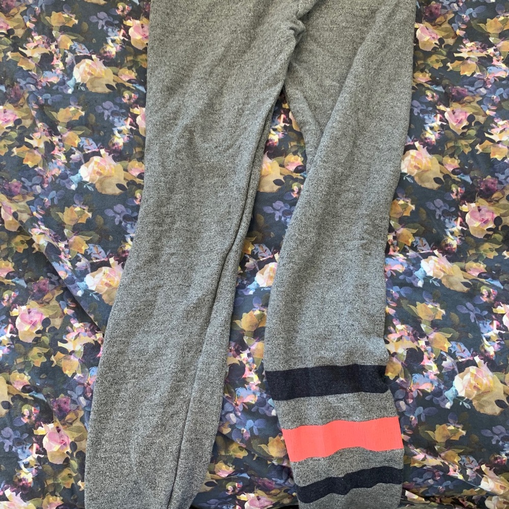Sundry leggings! Excellent condition.  2